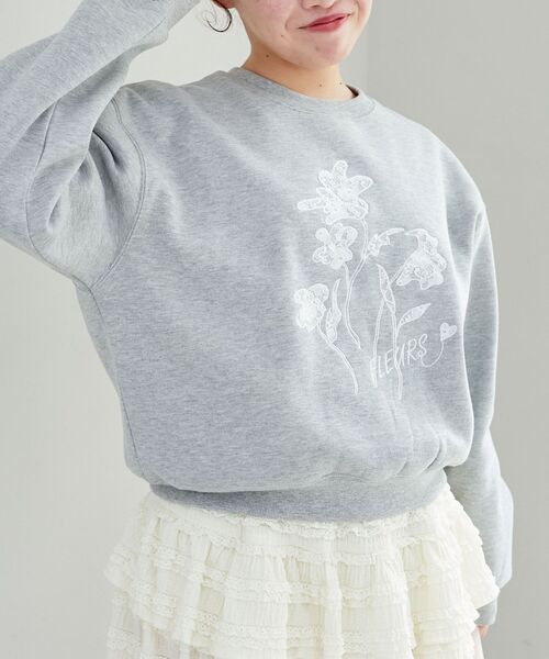 MAJESTIC LEGON(マジェスティックレゴン)の「フラワー刺繍裏起毛スウェット(スウェット・レディース・アイボリー/ピンク/グレー・MEDIUM)」の22枚目の写真