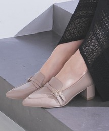 ベルト付ローファー