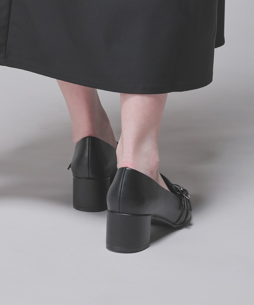 GLACIER lusso(グラシアルッソ)の「ベルト付ローファー(パンプス・レディース・グレイッシュベージュ/ブラック・LL/S/M/L)」の20枚目の写真