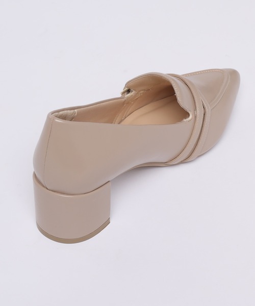 GLACIER lusso(グラシアルッソ)の「ベルト付ローファー(パンプス・レディース・グレイッシュベージュ/ブラック・LL/S/M/L)」の3枚目の写真