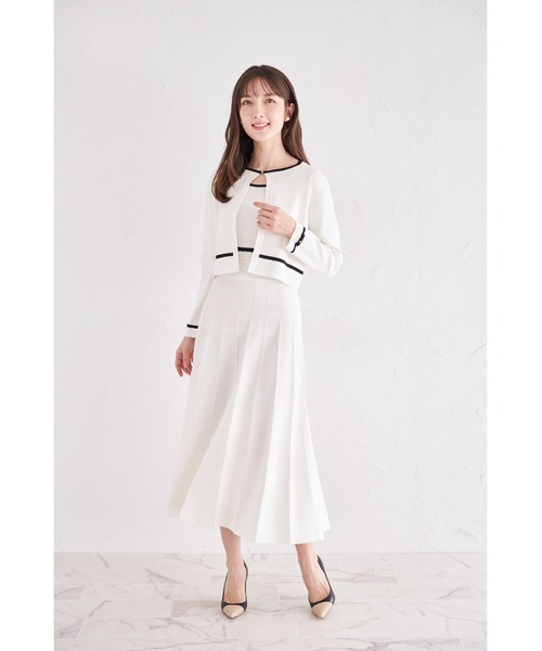 tocco closet(トッコ クローゼット)の「プチリボン付き配色ニットプリーツワンピース(ワンピース・レディース・ベージュ/オフホワイト/ブラック・M)」の10枚目の写真