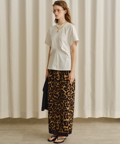 yae(ヤエ)の「Waist tuck T-shirt/ウエストタックTシャツ(Tシャツ/カットソー・レディース・ホワイト/ブラック・FREE)」の8枚目の写真