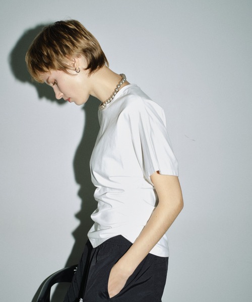 yae(ヤエ)の「Waist tuck T-shirt/ウエストタックTシャツ(Tシャツ/カットソー・レディース・ホワイト/ブラック・FREE)」の3枚目の写真
