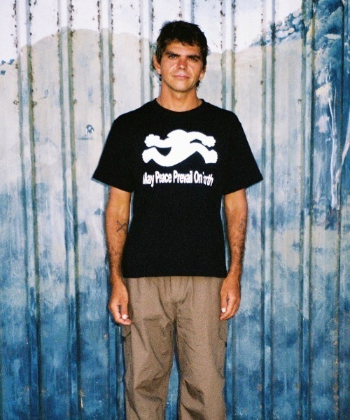 GOOD MORNING TAPES（グッドモーニングテープ）の「【Good Morning Tapes/グッドモーニングテープス】 MAY PEACE PREVAIL ON EARTH SS TEE（Tシャツ/カットソー・メンズ・ブラック・L/M）」の4枚目の写真