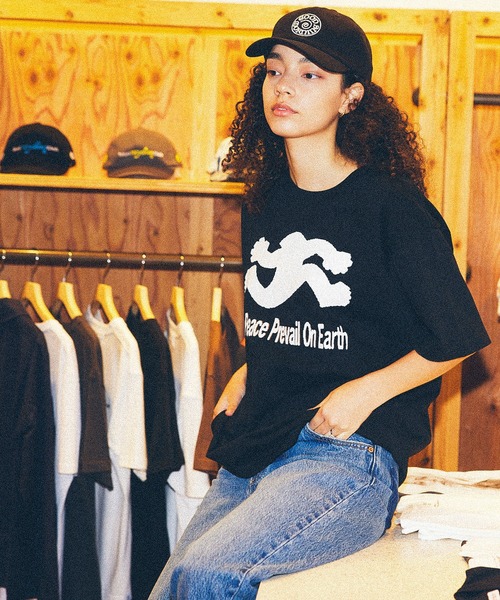 GOOD MORNING TAPES（グッドモーニングテープ）の「【Good Morning Tapes/グッドモーニングテープス】 MAY PEACE PREVAIL ON EARTH SS TEE（Tシャツ/カットソー・メンズ・ブラック・L/M）」の7枚目の写真