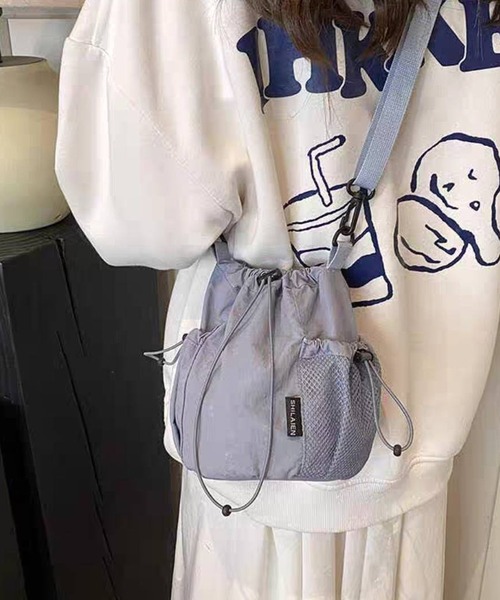 pumpkin port(パンプキンポート)の「Wメッシュポケット付き ナイロンサコッシュバッグ(ショルダーバッグ・レディース・パープル/ベージュ/ブルー/ブラック/カーキ/アイボリー・FREE)」の6枚目の写真