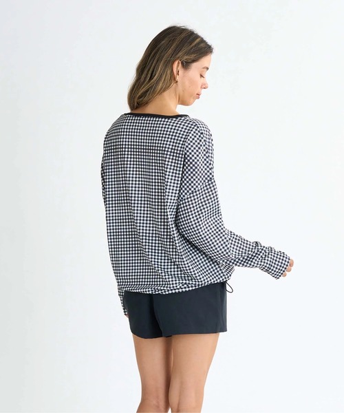 ROXY(ロキシー)の「STORY OF MY LIFE /ロキシードローコード付き長袖プルオーバーラッシュガード(水着)(ラッシュガード・レディース・ホワイト/ブラック/ベージュ/グリーン/ブラック系その他・SMALL/MEDIUM/LARGE)」の16枚目の写真