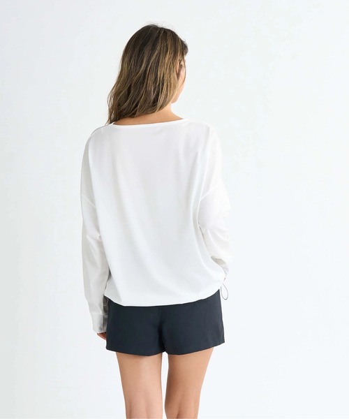 ROXY(ロキシー)の「STORY OF MY LIFE /ロキシードローコード付き長袖プルオーバーラッシュガード(水着)(ラッシュガード・レディース・ホワイト/ブラック/ベージュ/グリーン/ブラック系その他・SMALL/MEDIUM/LARGE)」の7枚目の写真