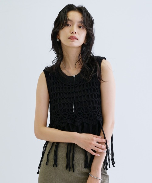 GALLEST（ギャレスト）の「【ZOZO限定】クロシェ編みフリンジベスト/ニットビスチェ（ベスト・レディース・オフホワイト/ブラック・38）」の2枚目の写真