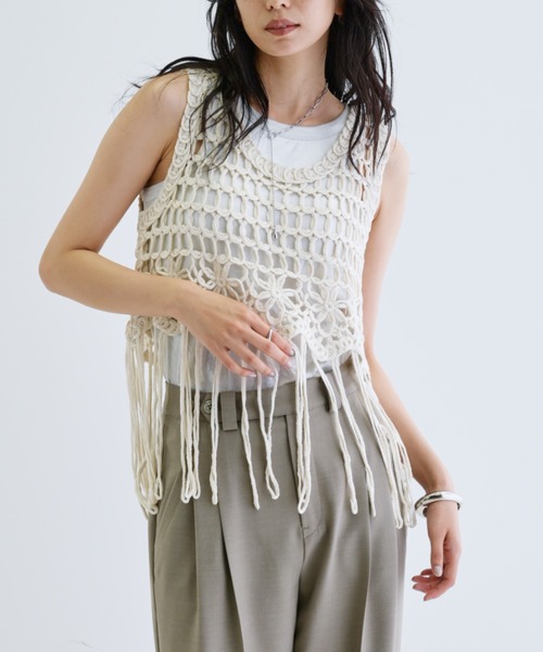 GALLEST（ギャレスト）の「【ZOZO限定】クロシェ編みフリンジベスト/ニットビスチェ（ベスト・レディース・オフホワイト/ブラック・38）」の13枚目の写真