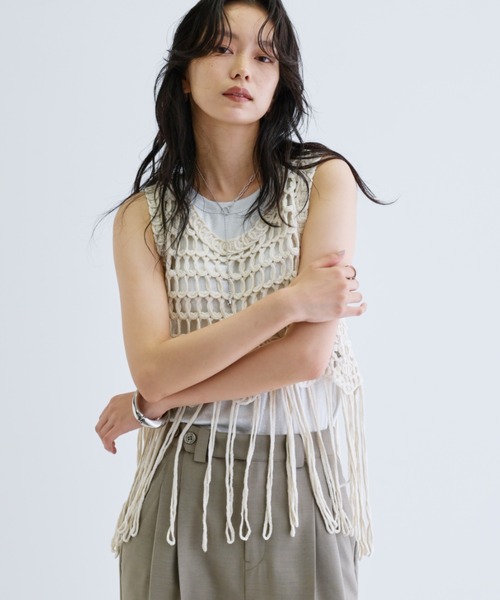 GALLEST（ギャレスト）の「【ZOZO限定】クロシェ編みフリンジベスト/ニットビスチェ（ベスト・レディース・オフホワイト/ブラック・38）」の14枚目の写真