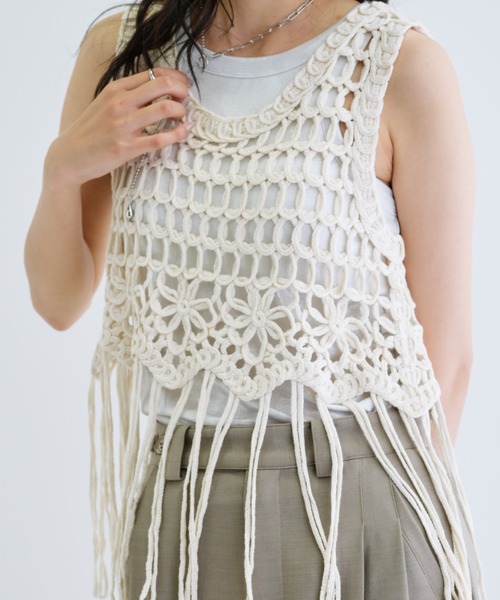 GALLEST（ギャレスト）の「【ZOZO限定】クロシェ編みフリンジベスト/ニットビスチェ（ベスト・レディース・オフホワイト/ブラック・38）」の16枚目の写真