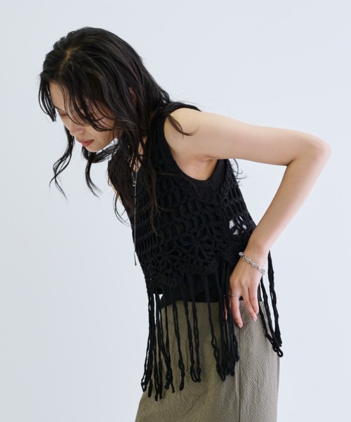 GALLEST（ギャレスト）の「【ZOZO限定】クロシェ編みフリンジベスト/ニットビスチェ（ベスト・レディース・オフホワイト/ブラック・38）」の18枚目の写真