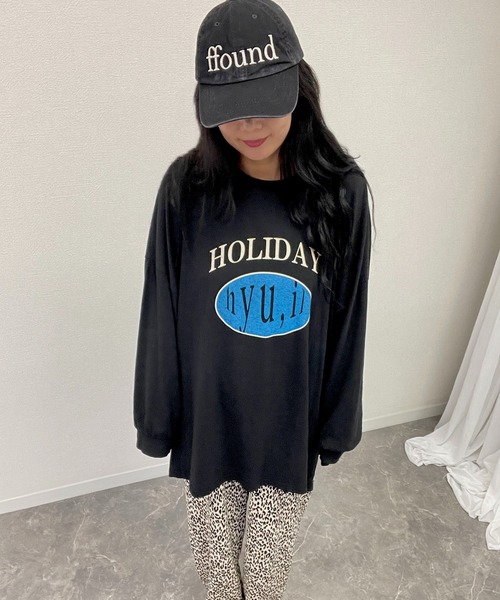 hyu,il(ヒュイル)の「Lightweight Logo Long Sleeve T-shirt(Tシャツ/カットソー・レディース・ブラック/ホワイト/ホワイト系その他・FREE)」の3枚目の写真