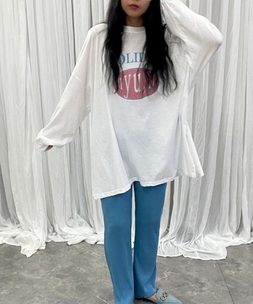 hyu,il(ヒュイル)の「Lightweight Logo Long Sleeve T-shirt(Tシャツ/カットソー・レディース・ブラック/ホワイト/ホワイト系その他・FREE)」の14枚目の写真