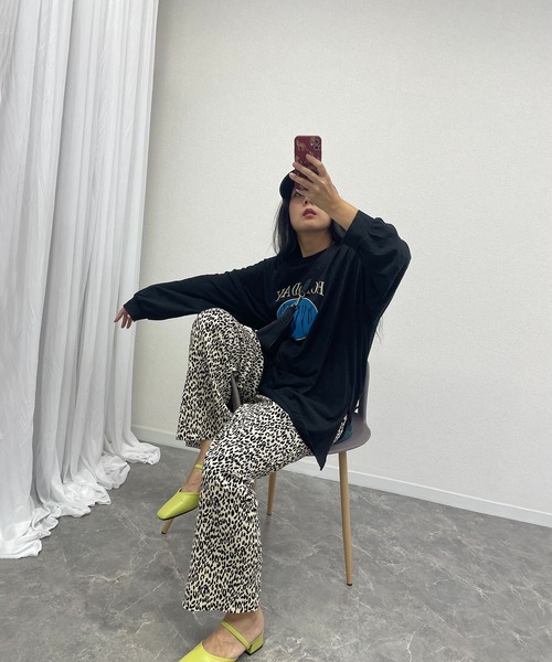 hyu,il(ヒュイル)の「Lightweight Logo Long Sleeve T-shirt(Tシャツ/カットソー・レディース・ブラック/ホワイト/ホワイト系その他・FREE)」の20枚目の写真