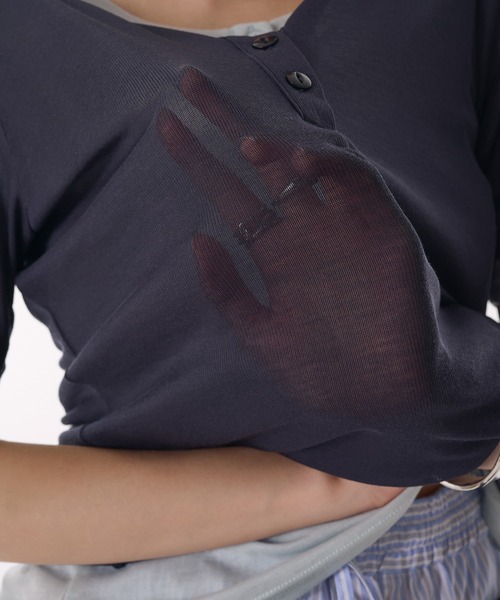 MUHET（ミュエータ）の「sheer henry neck layered t-shirt / シアーヘンリーネックレイヤードTシャツ（Tシャツ/カットソー・レディース・ブラック/グレー/杢グレー/ネイビー・FREE）」の12枚目の写真