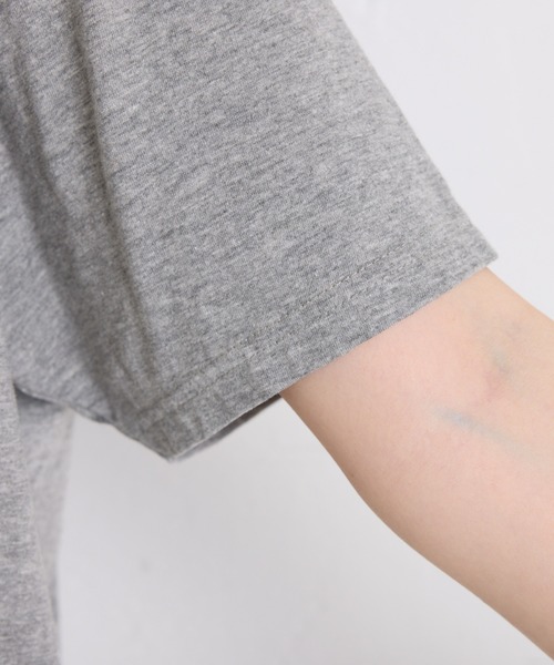 COLLAGE GALLARDAGALANTE（コラージュガリャルダガランテ）の「カットオフウォッシュロゴＴシャツ（Tシャツ/カットソー・レディース・ネイビー/グレー・FREE）」の4枚目の写真