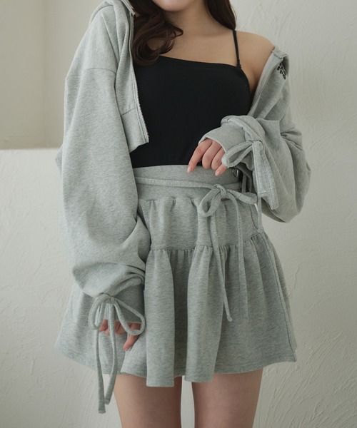 fupel(フぺル)の「Lined ribbon ruffle skirt /裏毛リボンフリルミニスカート(setup対応可)(スカート・レディース・ブラック/グレー・FREE)」の2枚目の写真