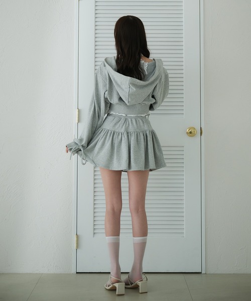 fupel(フぺル)の「Lined ribbon ruffle skirt /裏毛リボンフリルミニスカート(setup対応可)(スカート・レディース・ブラック/グレー・FREE)」の5枚目の写真