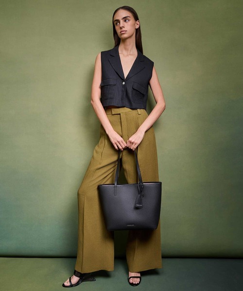 CHARLES & KEITH(チャールズ & キース)の「Beryl ベリル トートバッグ(トートバッグ・レディース・スミクロ/ライトベージュ/ワインレッド・L)」の21枚目の写真