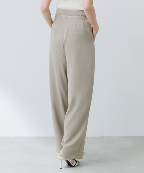 SENEE（セニー）の「belt set slacks（ベルトセットスラックス）（スラックス・レディース・ベージュ/ブラック・MEDIUM/SMALL）」の2枚目の写真