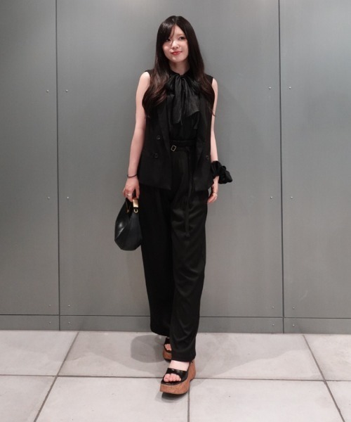 SENEE（セニー）の「belt set slacks（ベルトセットスラックス）（スラックス・レディース・ベージュ/ブラック・MEDIUM/SMALL）」の4枚目の写真