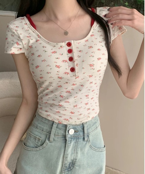Sibra(シブラ)の「カップ付きバック開き小花柄トップス(Tシャツ/カットソー・レディース・アイボリー・M)」の9枚目の写真