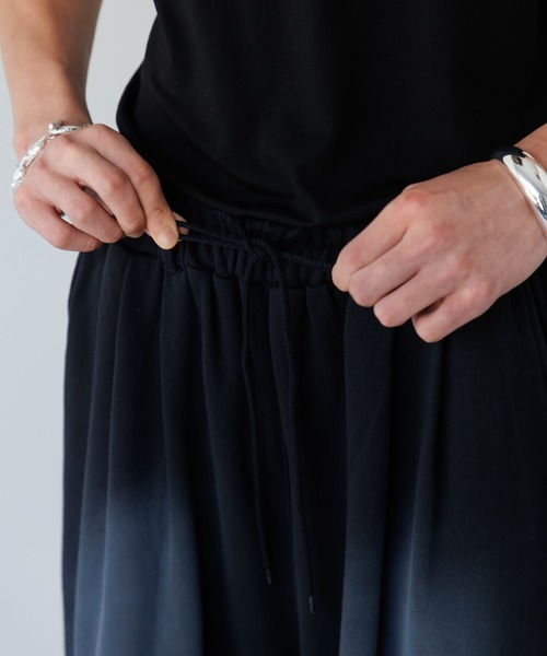 SINSS(シンス)の「Two tuck sweat shorts / 2タックスウェットショーツ(スウェットパンツ・メンズ・ブラウン系その他/ブラック/ライトグレー/ブラック系その他・MEDIUM/SMALL/LARGE)」の12枚目の写真