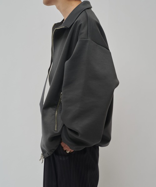 Lui's（ルイス）の「リラックススタンドブルゾン（スウェット・メンズ・ブラック/チャコールグレー/グレー・FREE）」の11枚目の写真