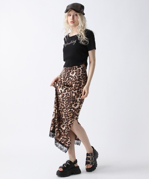 FOREVER 21（フォーエバー トゥエンティーワン）の「【2025SS】スタッズロゴＴシャツ（Tシャツ/カットソー・レディース・ホワイト/ブルー/ブラック・FREE）」の17枚目の写真