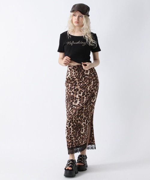 FOREVER 21（フォーエバー トゥエンティーワン）の「【2025SS】スタッズロゴＴシャツ（Tシャツ/カットソー・レディース・ホワイト/ブルー/ブラック・FREE）」の18枚目の写真