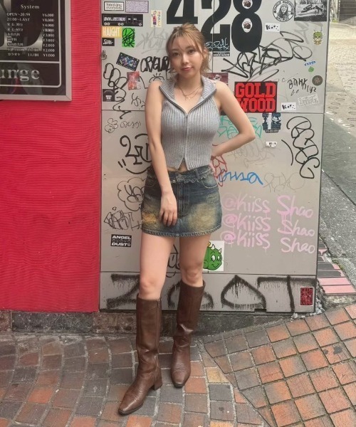ACLENT（アクレント）の「ローライズダメージデニムミニスカート（デニムスカート・レディース・ブルー/ライトブルー・SMALL/MEDIUM）」の4枚目の写真