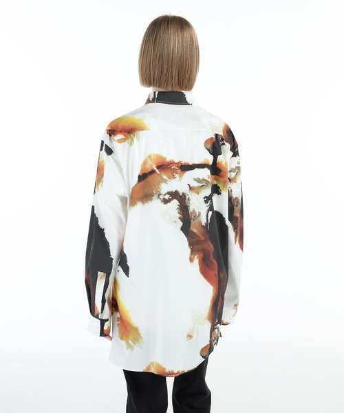 Y-3(ワイスリー)の「Y-3 AOP SHIRT(シャツ/ブラウス・メンズ・ホワイト系その他・SMALL/MEDIUM/X-SMALL/LARGE/X-LARGE/XX-SMALL/XX-LARGE)」の3枚目の写真