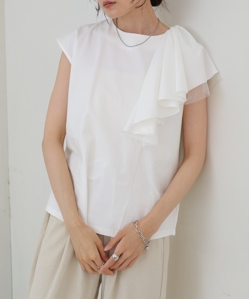 Bab(バブ)の「イレヘムラッフルデザインカットソー(Tシャツ/カットソー・レディース・ブラック/オフホワイト/杢グレー・FREE)」の4枚目の写真