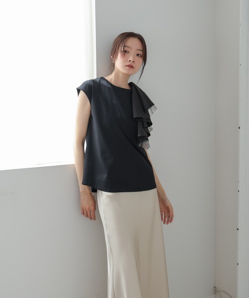 Bab(バブ)の「イレヘムラッフルデザインカットソー(Tシャツ/カットソー・レディース・ブラック/オフホワイト/杢グレー・FREE)」の16枚目の写真