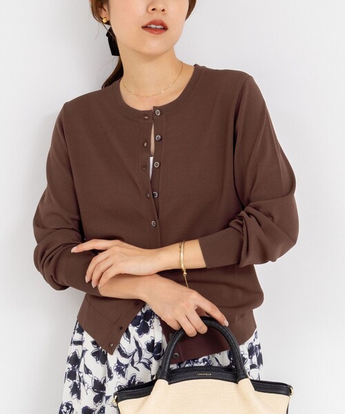 NOLLEY’S Sophi（ノーリーズソフィ）の「《アンサンブル対応/手洗い可能》マルチファンクションクルーネックカーディガン（カーディガン/ボレロ・レディース・キャメル/ホワイト系その他2/レッド/ダークブラウン・38/36）」の2枚目の写真