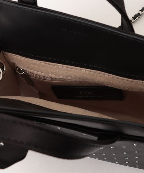 CHARLES & KEITH（チャールズ & キース）の「サテン スタッズノットボウミニバッグ（ハンドバッグ・レディース・ブラック×ブラック・XS）」の5枚目の写真