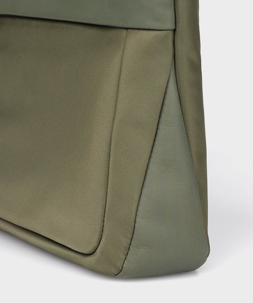 Paul Smith(ポールスミス)の「ナイロンブライトストライプトリム SS25 2WAYミニショルダーバッグ【553405 N080S】(ショルダーバッグ・メンズ・ブラック/カーキ/ネイビー・FREE)」の11枚目の写真