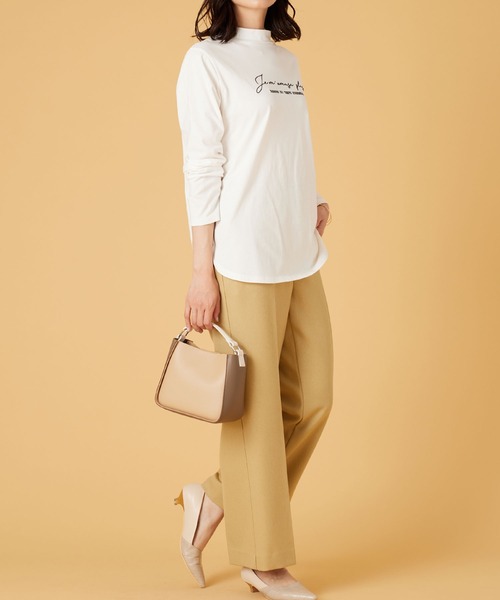 BELLUNA PLUS（ベルーナ）の「刺しゅうロゴ使いハイネックプルオーバー（Tシャツ/カットソー・レディース・チャコールグレー/オフホワイト/ブルーグレー・MEDIUM/LARGE/X-LARGE）」の4枚目の写真