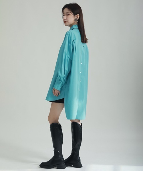 rehacer(レアセル)の「ONE COLOR Laboratory : Backline Oversize Shirt / バックラインオーバーサイズシャツ(シャツ/ブラウス・レディース・ブルー・FREE)」の9枚目の写真