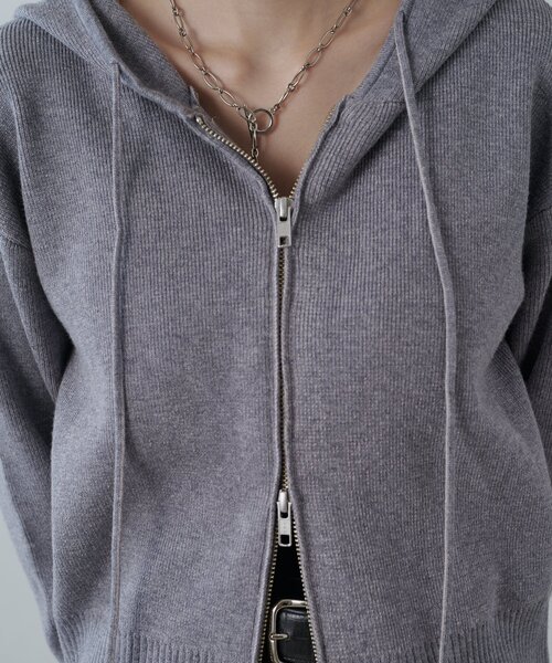 Lui's（ルイス）の「フードZIPニットパーカー（ニット/セーター・レディース・グレー/ベージュ/ブラック/サックスブルー・FREE）」の19枚目の写真