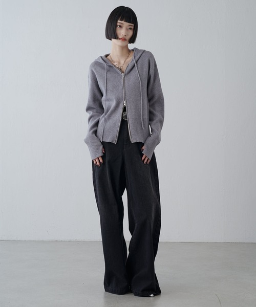 Lui's（ルイス）の「フードZIPニットパーカー（ニット/セーター・レディース・グレー/ベージュ/ブラック/サックスブルー・FREE）」の5枚目の写真