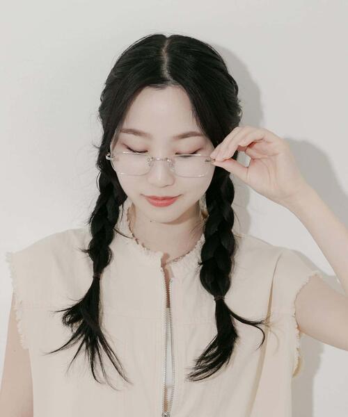 SMELLY（スメリー）の「リムレススクエアダテメガネ（メガネ・レディース・ゴールド/シルバー・-）」の4枚目の写真