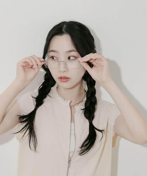 SMELLY（スメリー）の「リムレススクエアダテメガネ（メガネ・レディース・ゴールド/シルバー・-）」の5枚目の写真