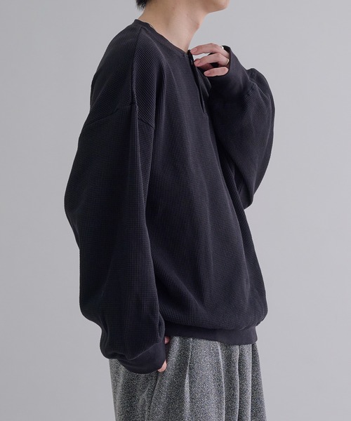epnok（エプノック）の「ワッフルヘンリーネックTee（Tシャツ/カットソー・メンズ・ブラック/グレー/ブラック系その他・SMALL/MEDIUM/LARGE）」の6枚目の写真
