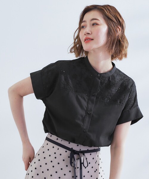 涼やかさと上品さを兼ね備えた レースシャツブラウス（シャツ/ブラウス