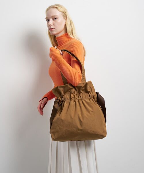 LANVIN en Bleu（ランバンオンブルー）の「グログランギャザートートバッグ（トートバッグ・レディース・ライトカーキ/ネイビー/ブラック/ブラウン・FREE）」の8枚目の写真