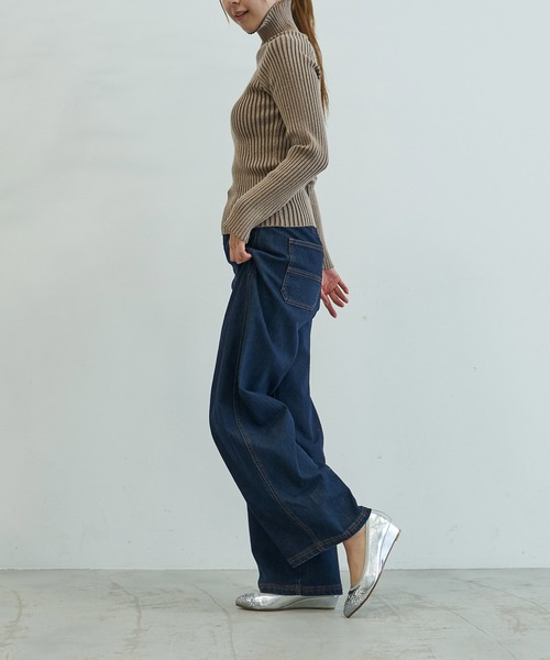 carino（カリーノ）の「ポインテッドトゥウエッジヒールパンプス（パンプス・レディース・ホワイトゴールド/クリアブラック/シルバー系その他4・23.5cm/23cm/24.5cm/24cm/22.5cm）」の6枚目の写真