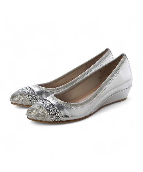 carino（カリーノ）の「ポインテッドトゥウエッジヒールパンプス（パンプス・レディース・ホワイトゴールド/クリアブラック/シルバー系その他4・23.5cm/23cm/24.5cm/24cm/22.5cm）」の15枚目の写真